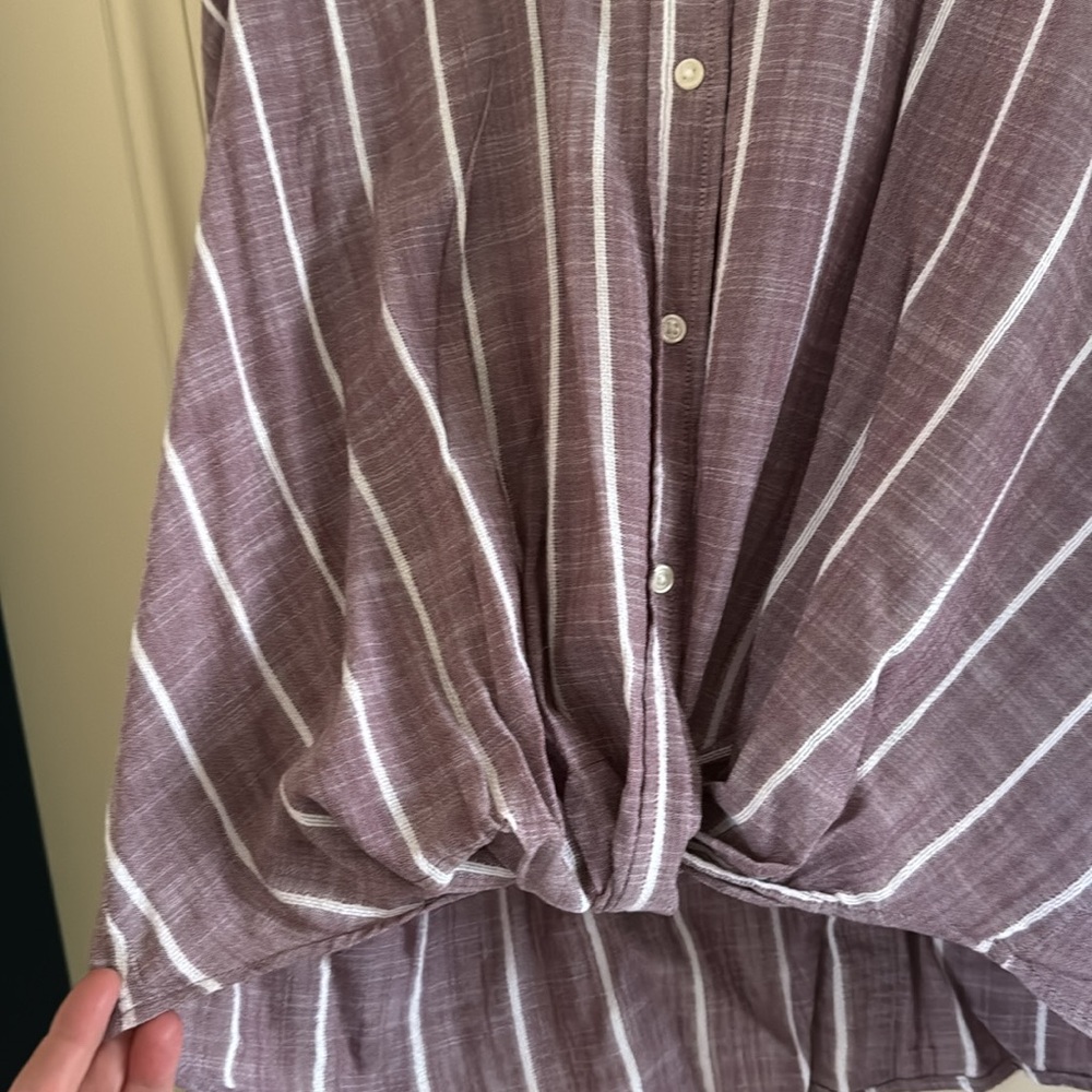 Core Life Buttoned Blouse with twist front Size XL - Picture 2 of 6